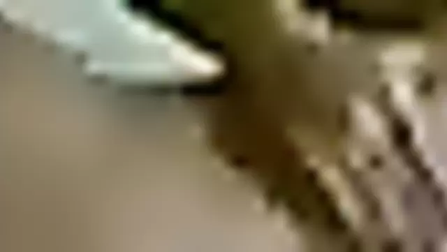 Узбекская шлюха танцует стриптиз