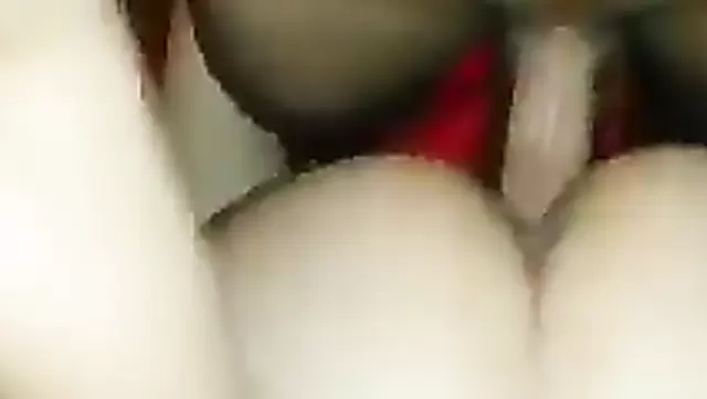 Узбечка с красивой попой прыгает на члене